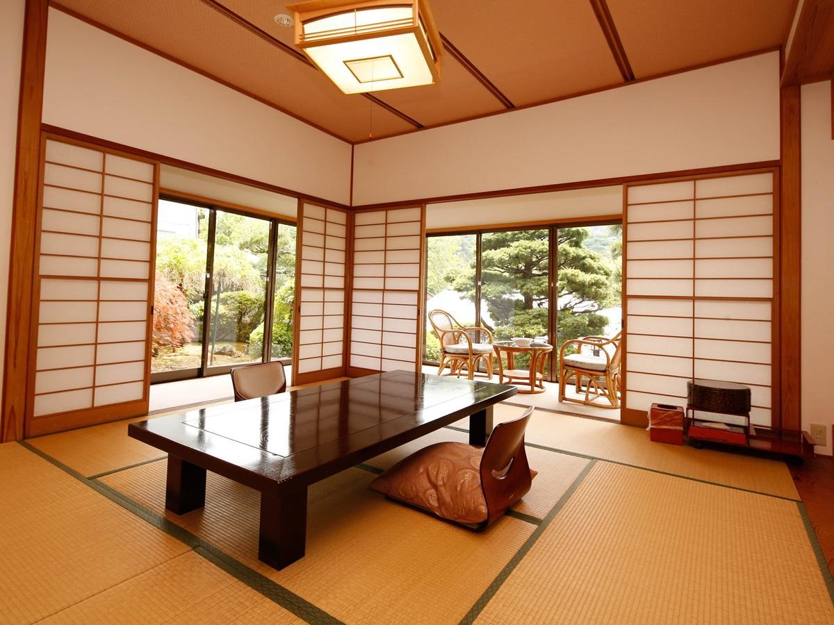 源泉掛け流しの宿albergo湯楽 Yugawara Exterior foto